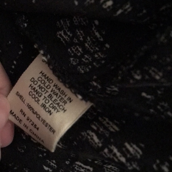 Long sleeved romper: Black and white style - Picture 4 of 4